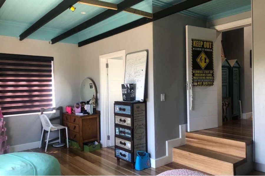 4 Bedroom Property for Sale in Heuwelkruin Western Cape